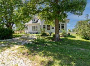 103 N Jeffrey St, Cooksville, IL 61730