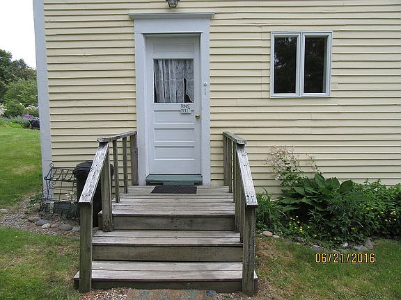 left entrance deck