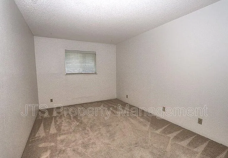 1060 Sand Bar Cir — Photo 49