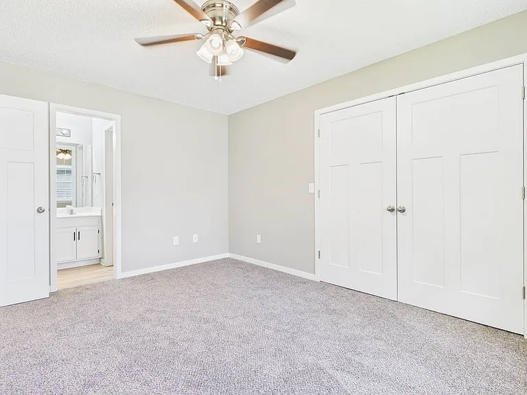 1206 Foxridge Dr — Photo 28