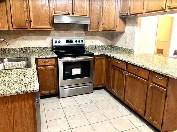 4th image of 410 Woodland Hills Dr