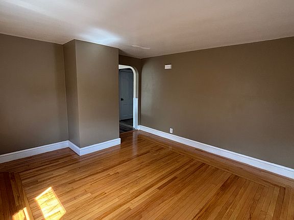 4th image of 13 Stayton St Floor 2