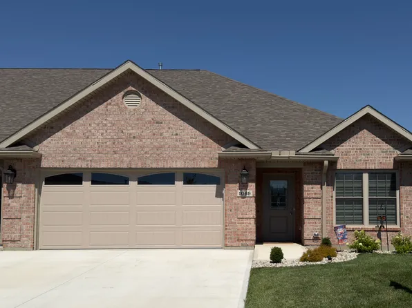 1102 E Bentley Cir, Troy, OH 45373