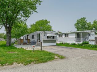 580 Beaver Creek Rd #215, Waterloo, ON N2J3Z4