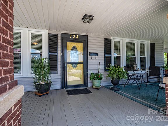4th image of 724 N Aspen St