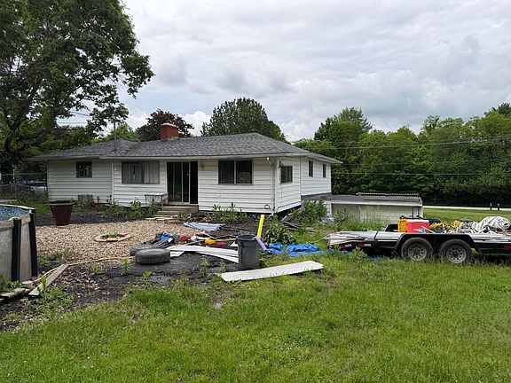 4th image of 7956 Big Walnut Rd