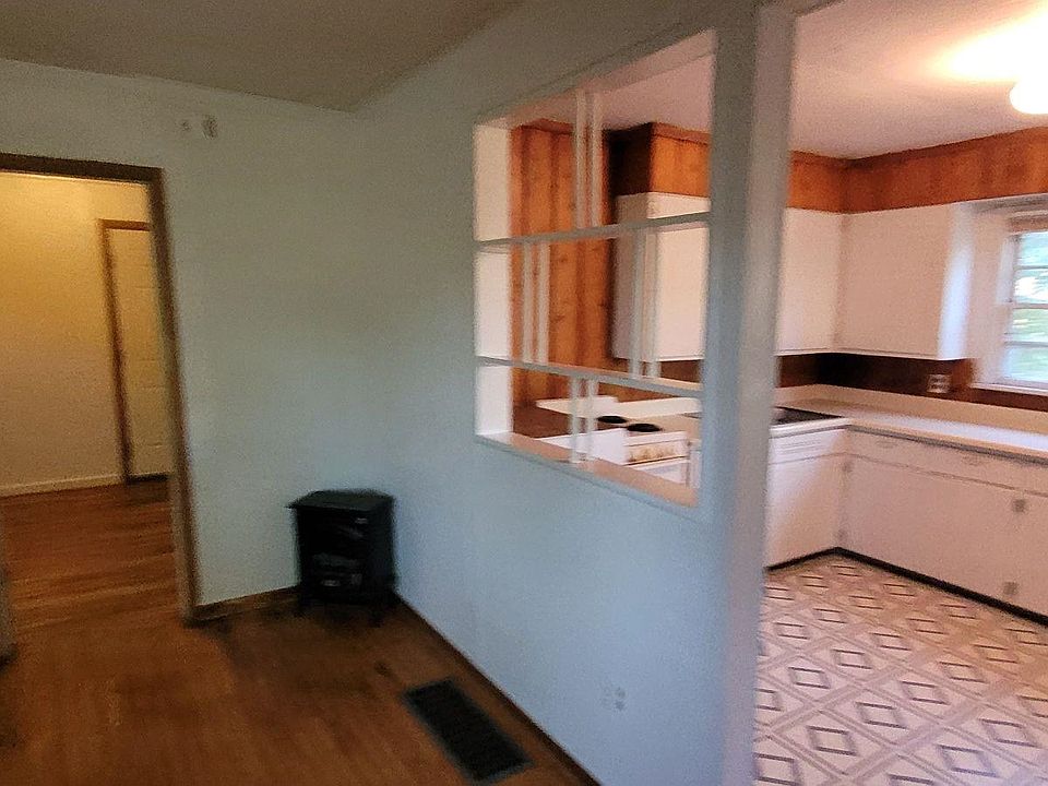2nd image of 719 E Sanson Ave