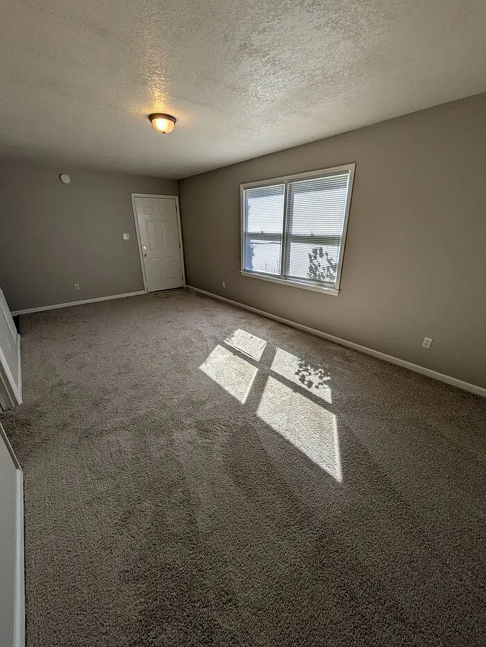 1 bed, 1.0 bath, 900 sqft, $825 — Photo 3