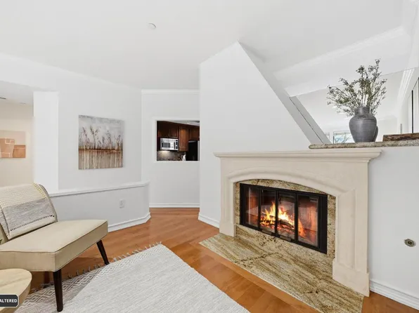 994 La Mesa Ter Unit F, Sunnyvale, CA 94086