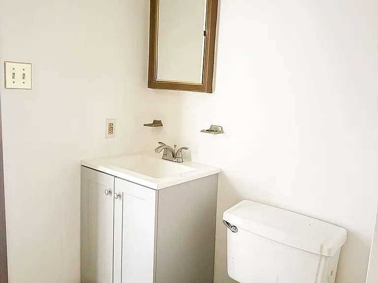 915 Pepper Tree Ln #C — Photo 10