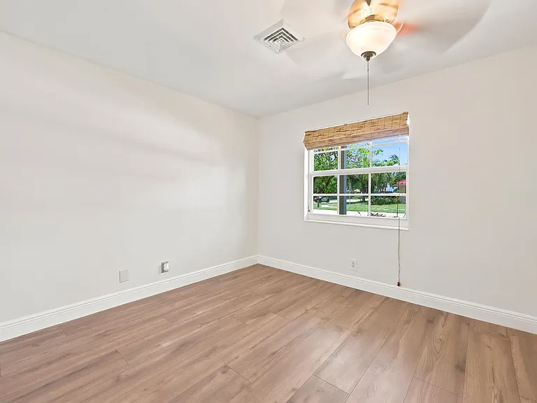 1222 SW 5th St — Photo 29