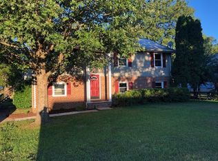 688 Folin Ct, Fredericksburg, VA 22407