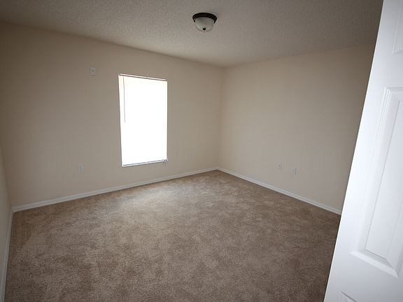 5th image of 2830 Flynn St