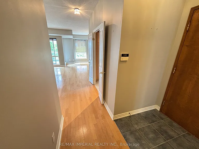 60 Old Mill Rd #405 — Photo 2