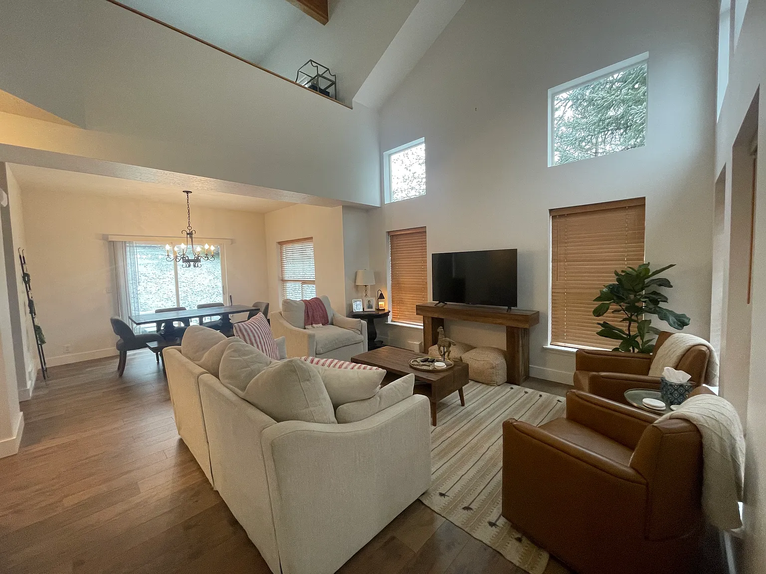 7979 Mustang Loop Rd — Photo 2