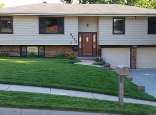 9723 Saratoga St, Omaha, NE 68134