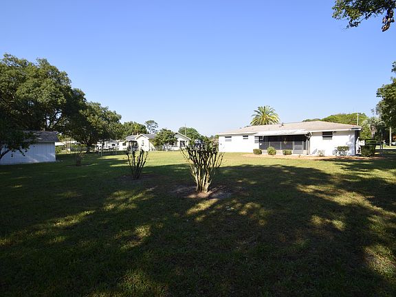 5th image of 59 Dahlia Dr