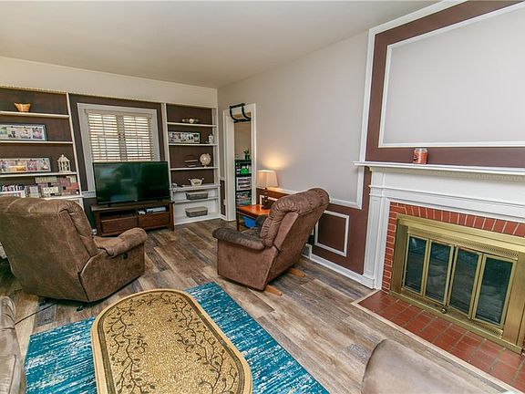 5th image of 203 Crescent Dr