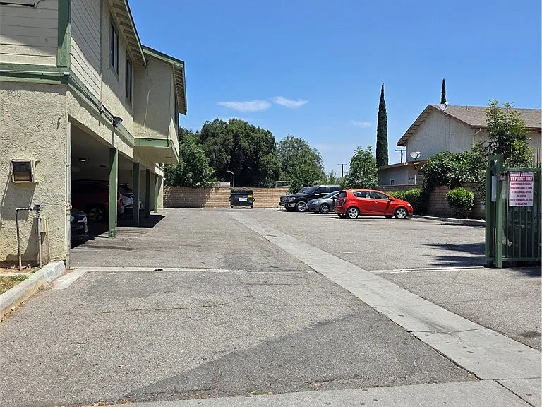 1819 Keith St #9 — Photo 3