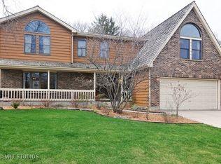 566 Sunnyside Ave, Gurnee, IL 60031