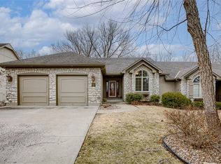 2427 NW Ashurst Dr, Lees Summit, MO 64081