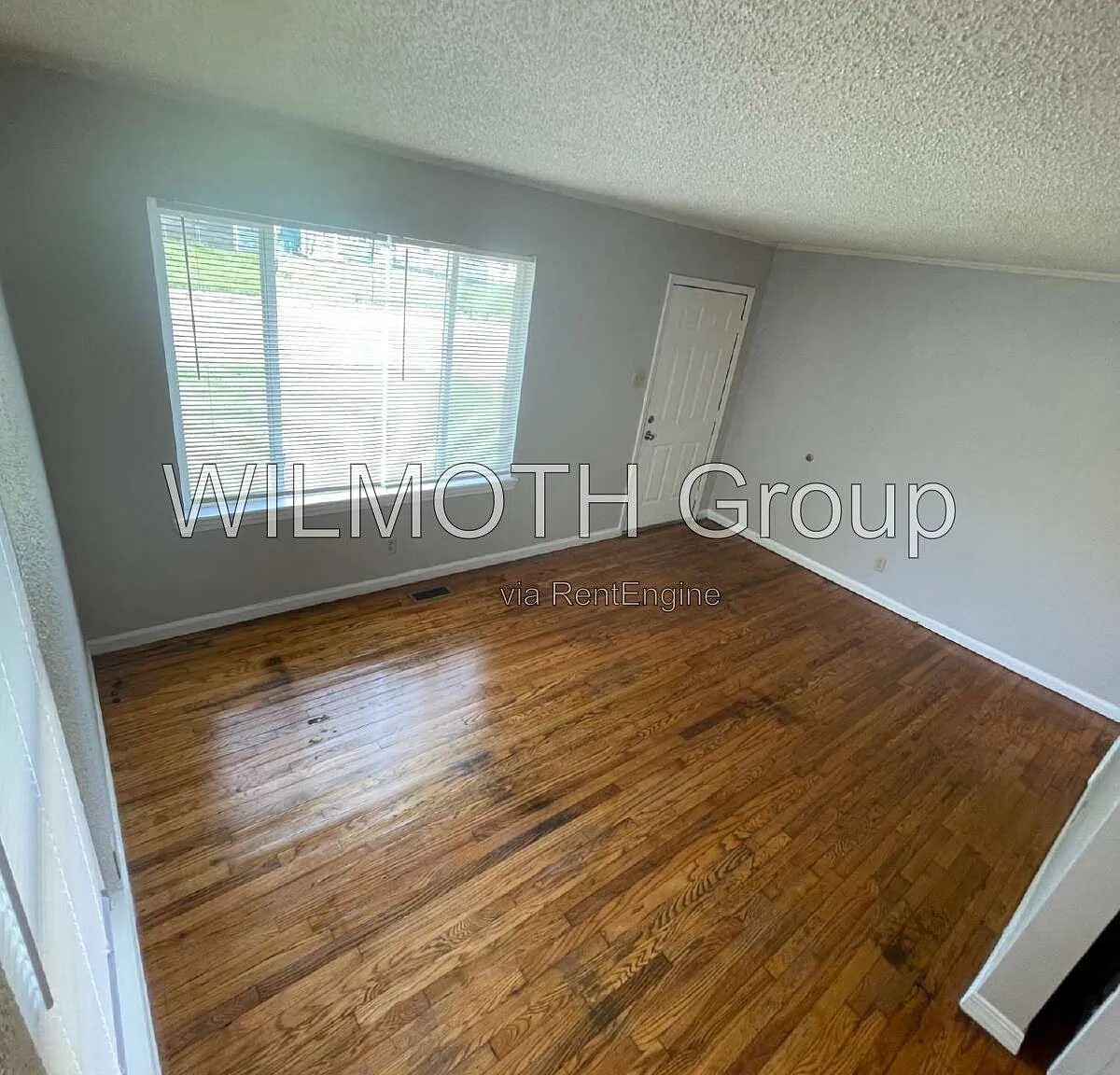 2 bed, 1.0 bath, 725 sqft, $1,145 — Photo 3