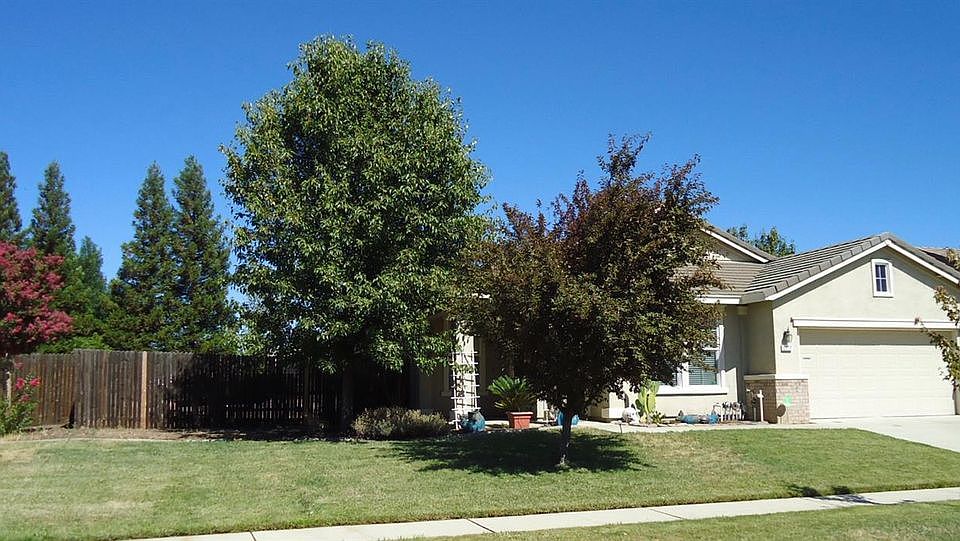 1st image of 2211 Golden Gate Dr