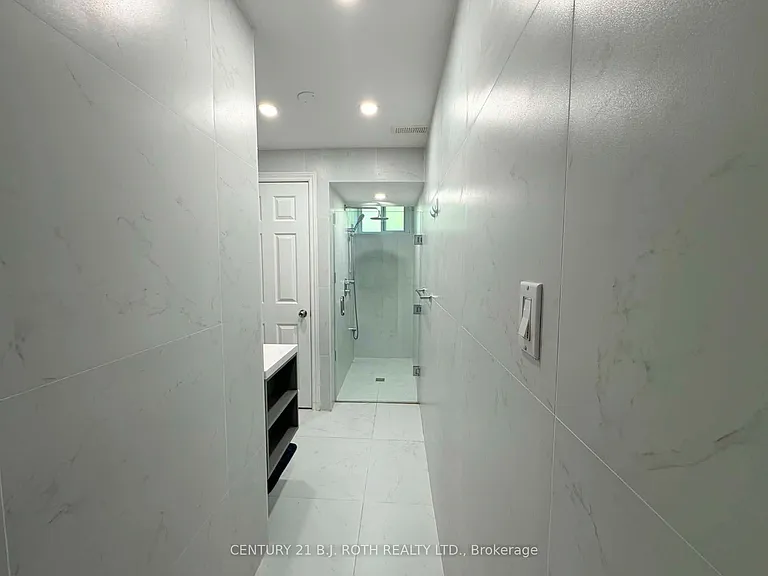 10 Sanford Cres — Photo 10