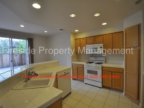 5th image of 883 Brea Ln