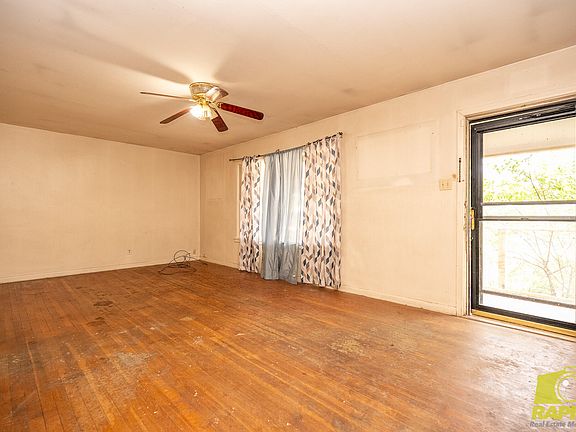 5th image of 215 Windham St