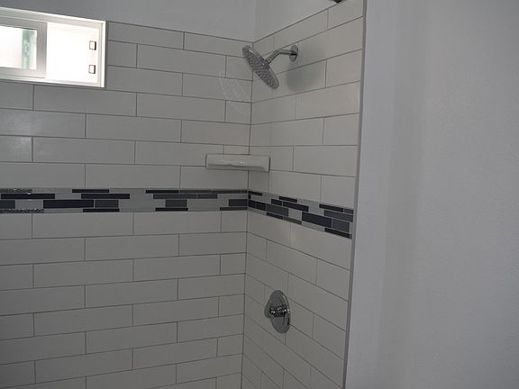 3rd image of 2930 Tweedy Blvd #B