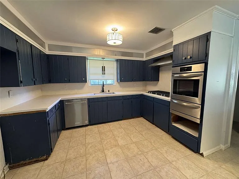 107 Cecile Dr — Photo 6