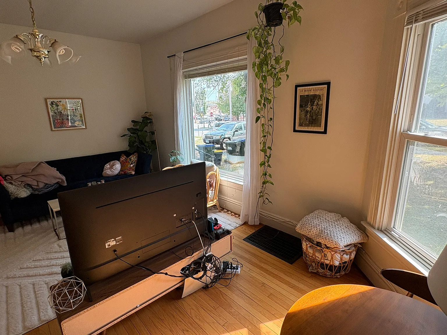 3 bed, 1817 sqft, $2,415 — Photo 4