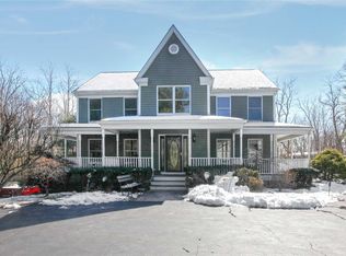 21 Lodge Ln, Miller Place, NY 11764