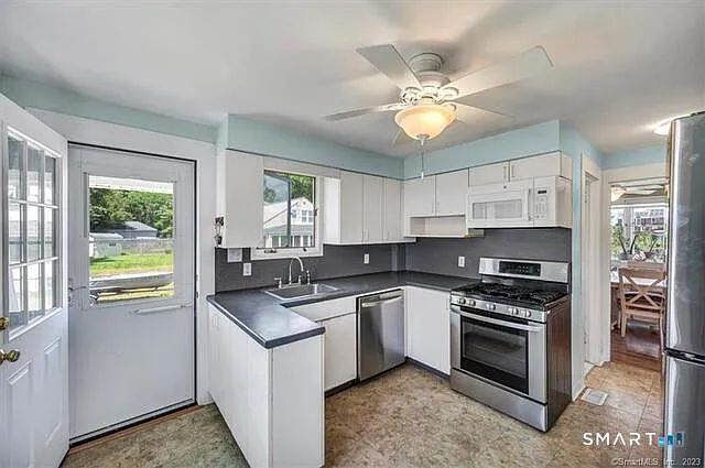 66 Oak Ave — Photo 17