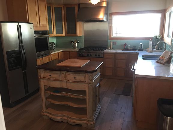 5th image of 406 San Antonio St