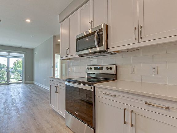 5th image of 1020 Coronation Dr #1020