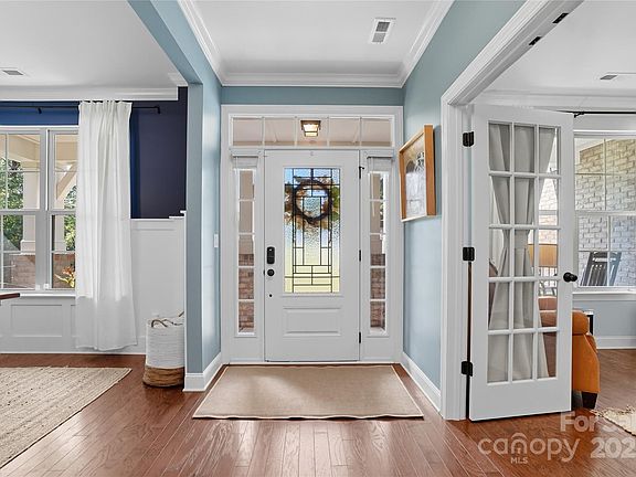 4th image of 112 Avensong Ct