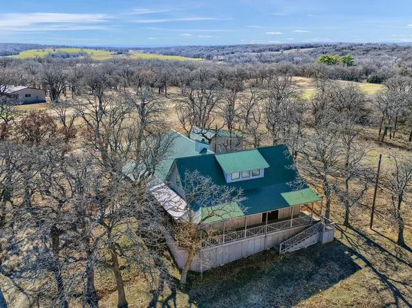 5 Crestline Ct, Nocona, TX 76255