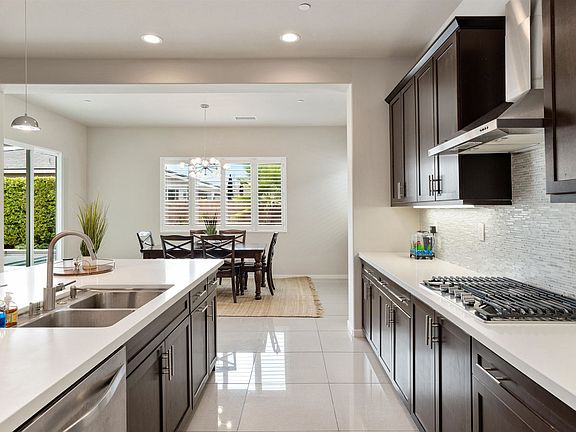 3rd image of 43449 Hazelton Ln