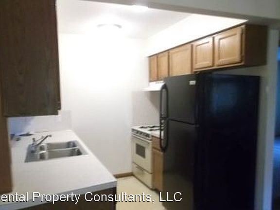 5th image of 7020 Bonaire Dr NE APT B