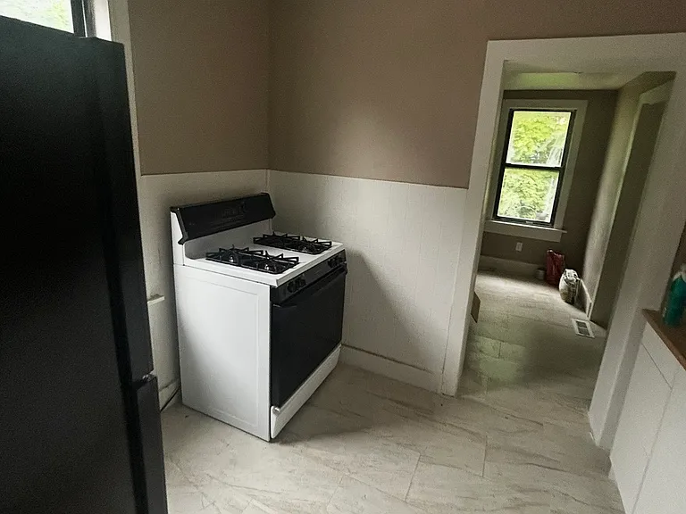 2519 Crescent Ave — Photo 6