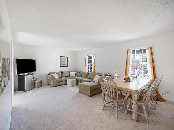 3rd image of 6016 Sunderland Pl