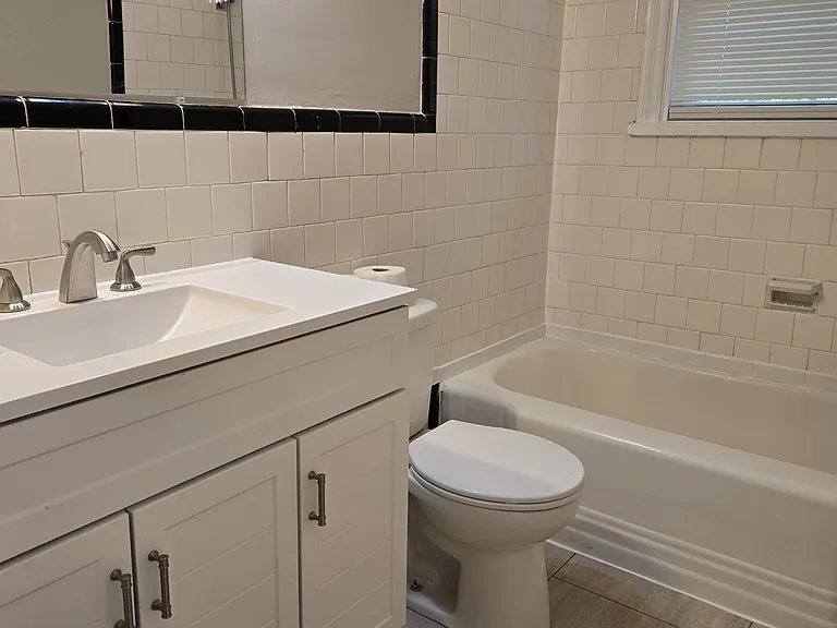 3427 W Franklin St — Photo 9
