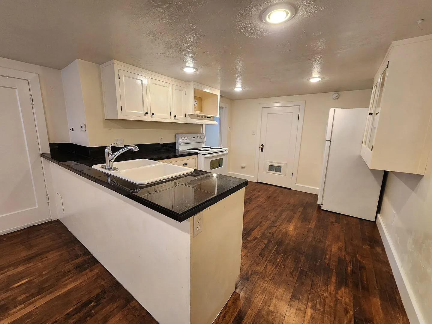 MonSixth (4Plex) — Photo 3