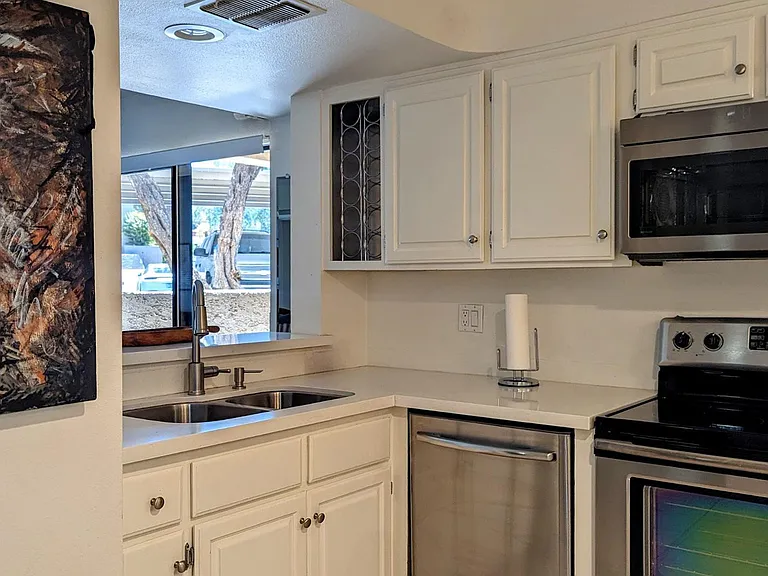 5124 N 31st Pl #517 — Photo 8