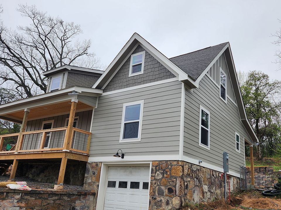 2nd image of 117 Lynda Dr