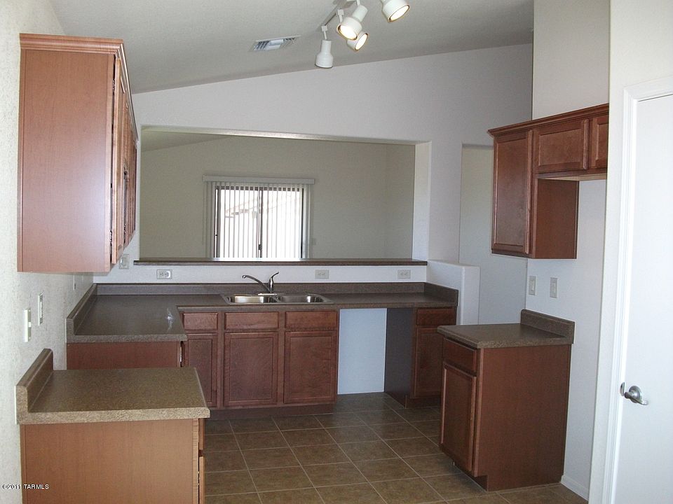 1st image of 4055 S Lushfield Dr