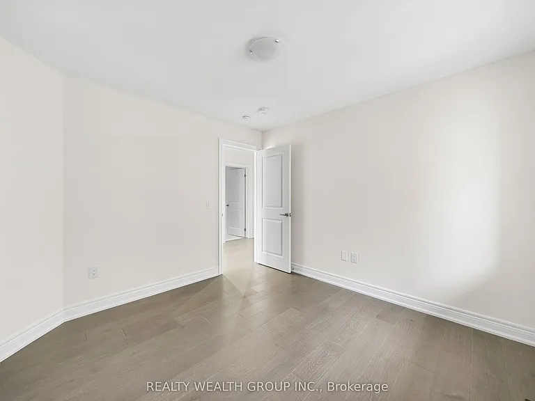 261 Seaview Hts — Photo 32
