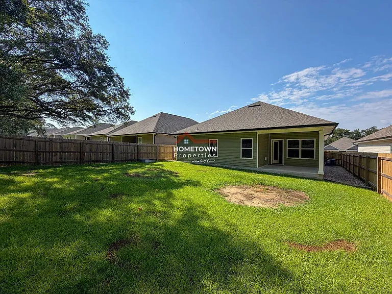 220 Camellia Dr — Photo 36